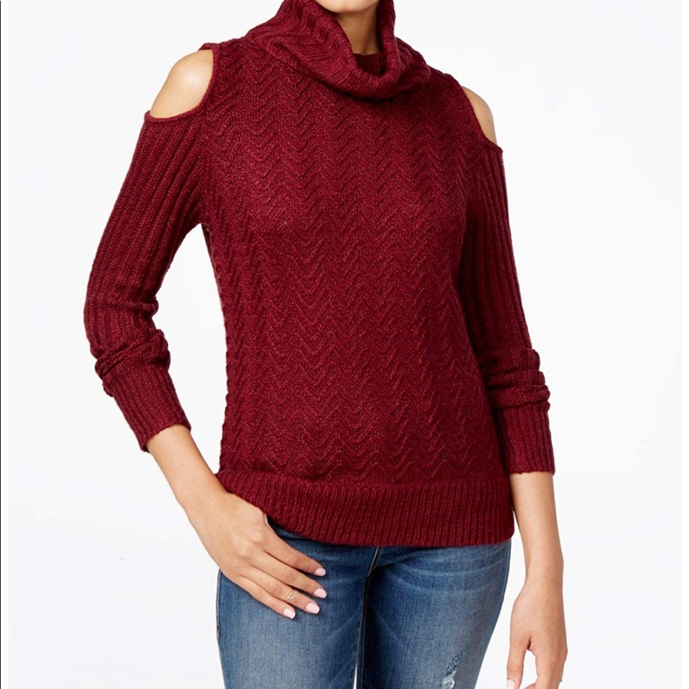 American Rag cold shoulder turtleneck, small